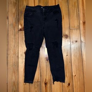 Black jeans with distressing from refuge